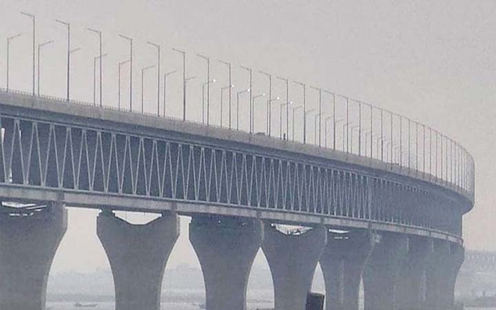আলোকিত হলো পদ্মা সেতু